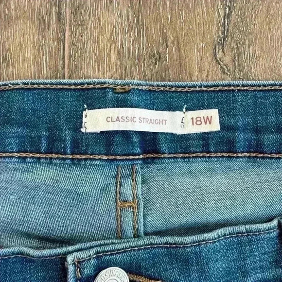 Levi’s Jeans.  Women’s size 18W.  Classic Straight style. - Picture 3 of 6